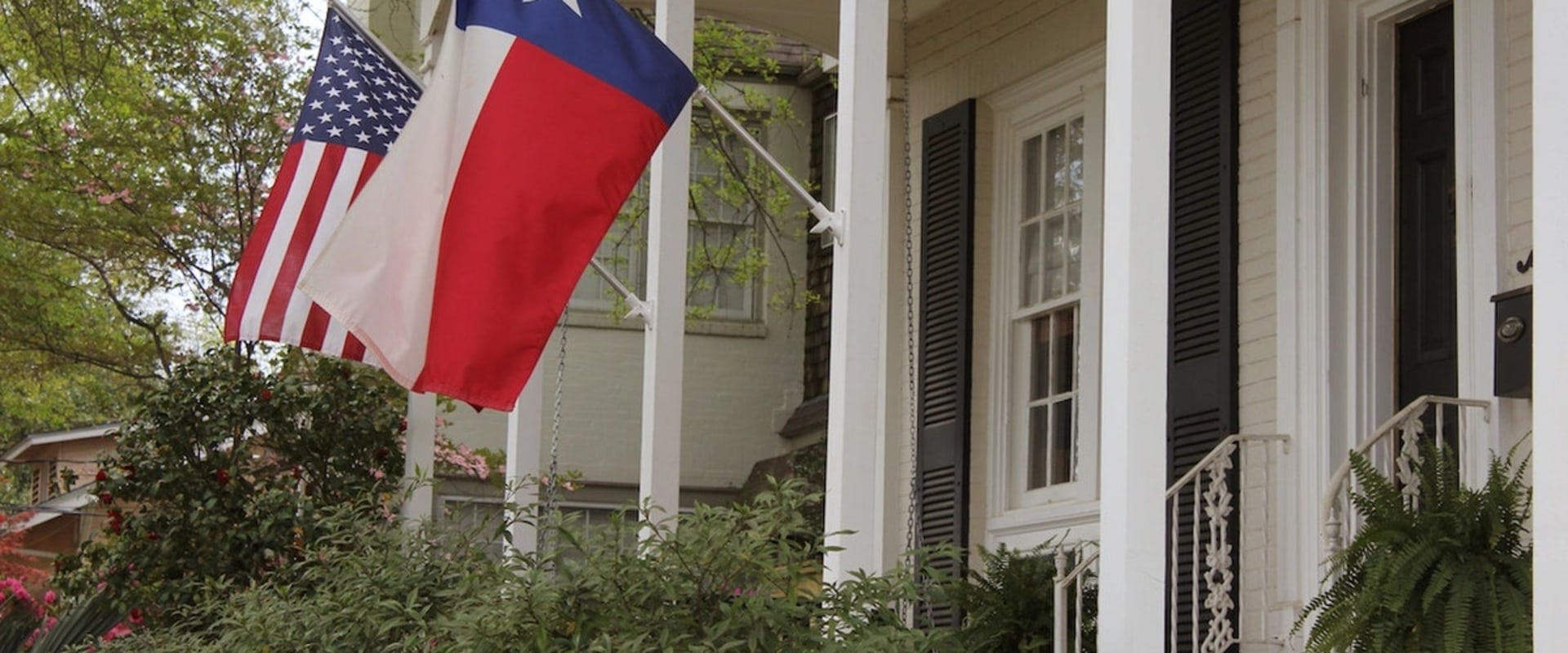 What Are the Costs of Texas Real Estate Escrow Fees?